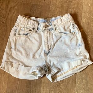 Levi’s wedgie shorts